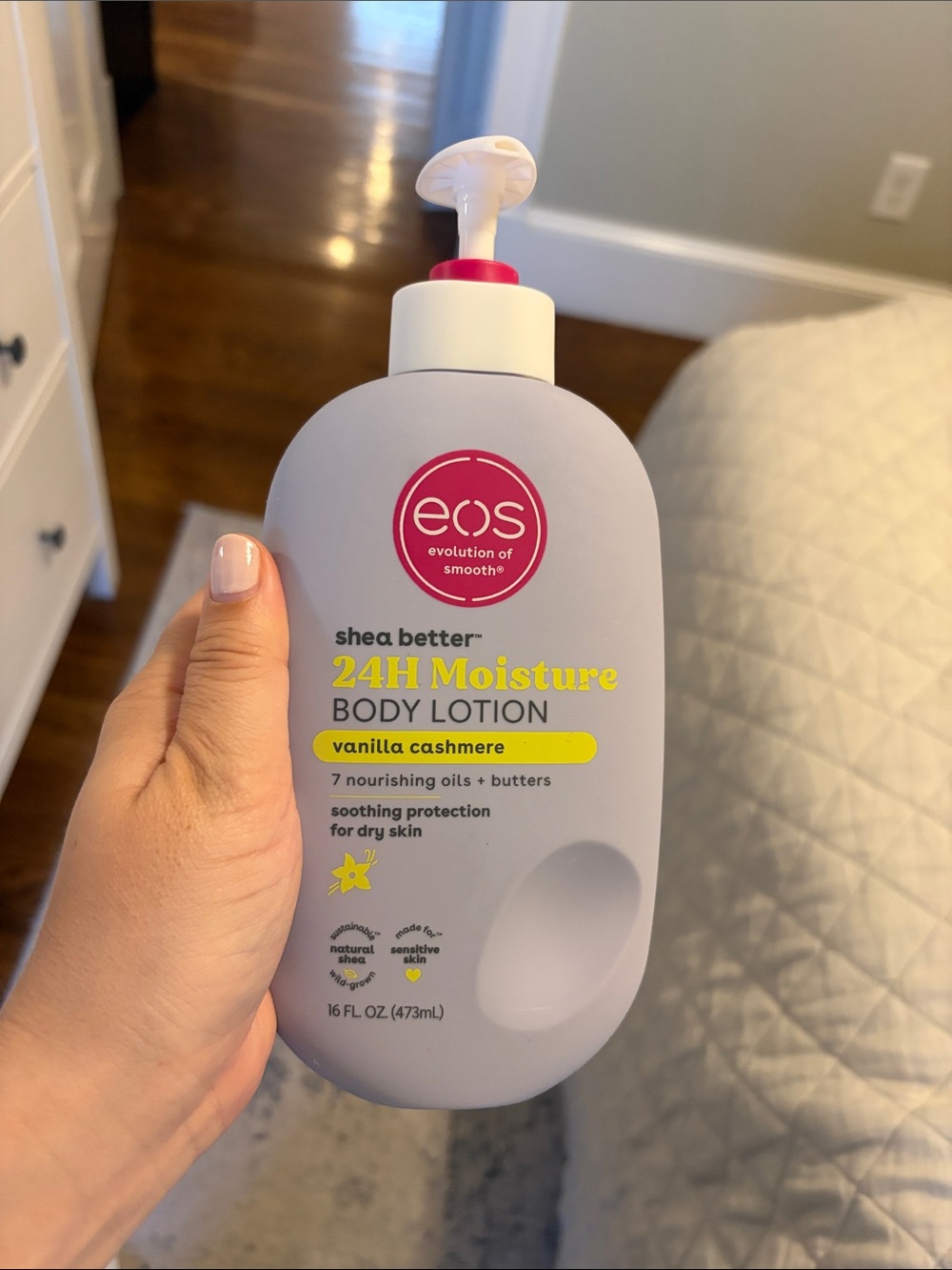 eos Shea Better 24H Moisture Body Lotion - Vanilla Cashmere (Lavender)